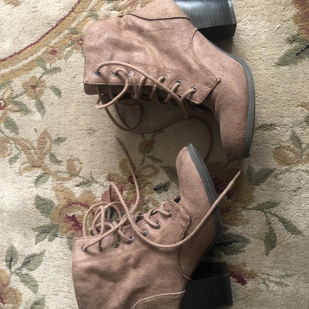 CHARLOTTE RUSSE size 6 brown boots